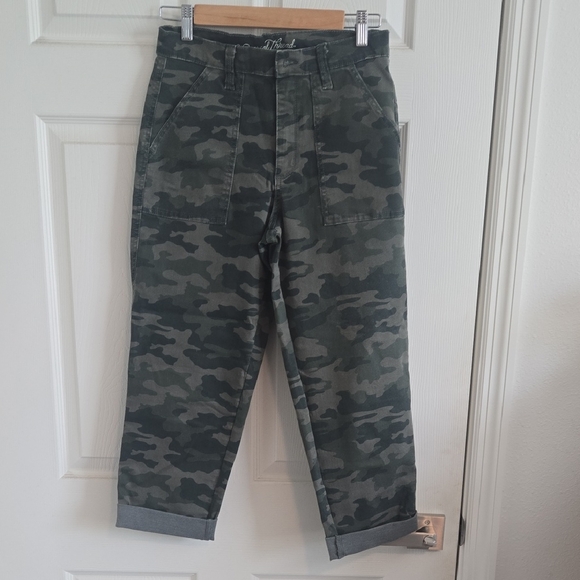 Universal Thread Women's Camouflage Straight Leg Pants - Picture 1 of 3